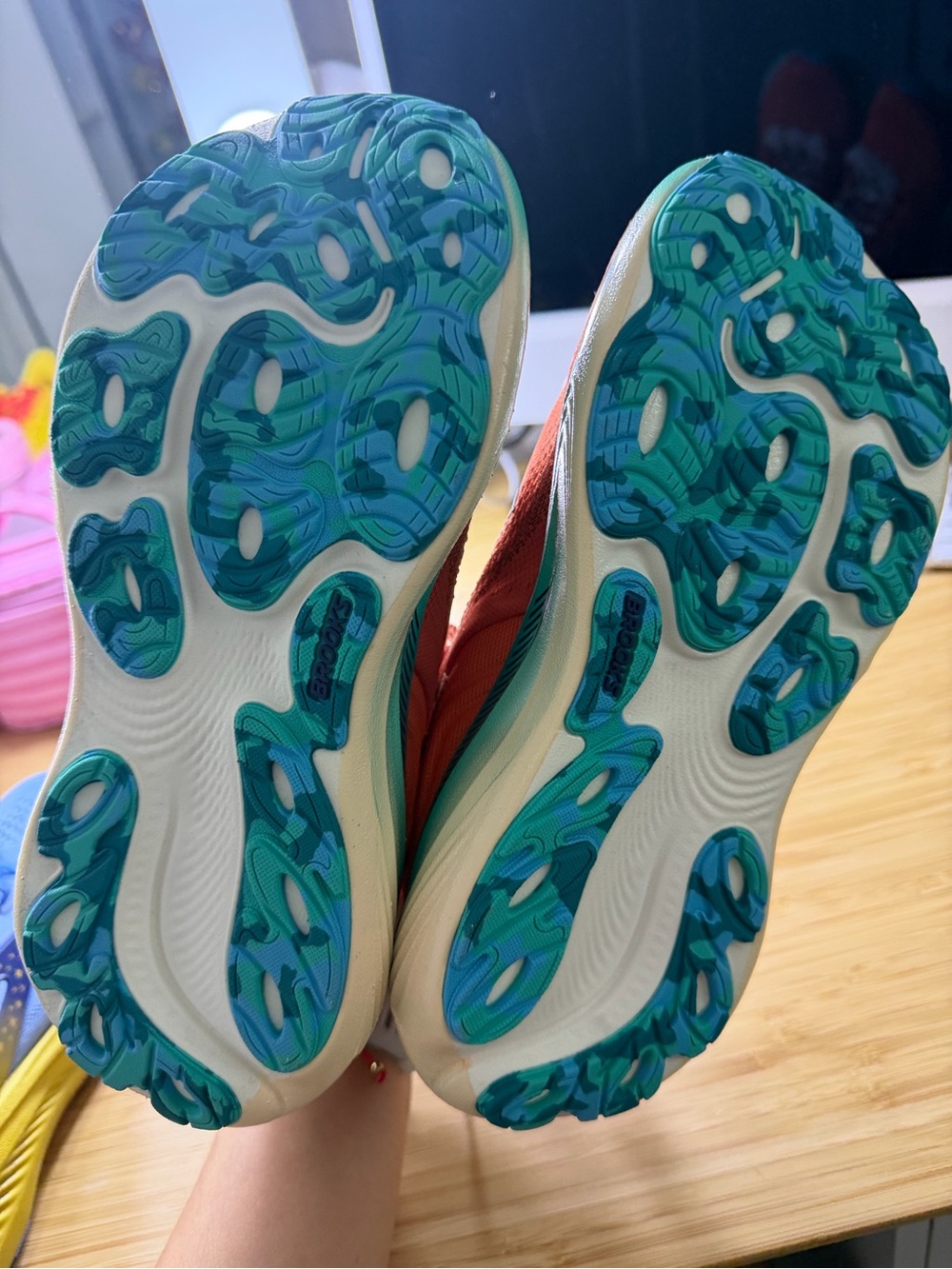 Run Disney Moana Shoes Brand New women’s 7 - Picture 3 of 4